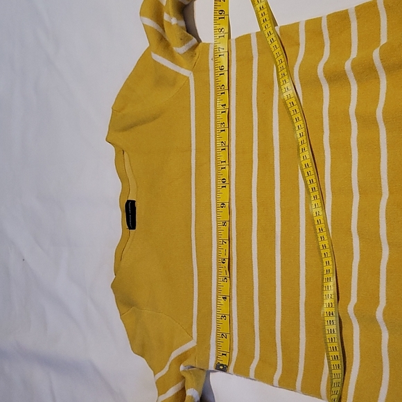 Adrienne Vittadini yellow and white striped 3/4 sleeve sweater size small - Picture 3 of 7